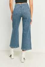 Load image into Gallery viewer, Front Pocket Wide Leg Jean